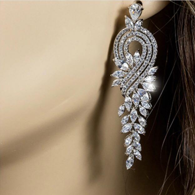 Elegant Crystal Drop Statement Earrings