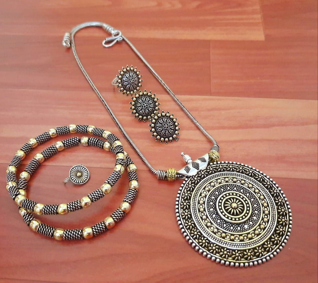 German Silver Round Pendant Necklace Set