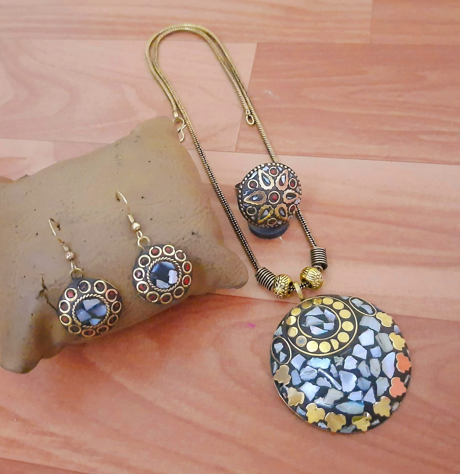 Oxidized Silver Mirror Work Pendant Set