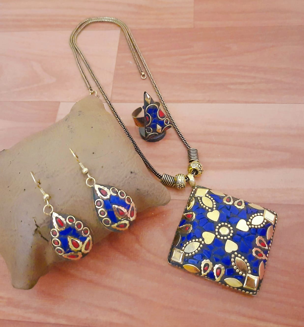 Traditional Blue Mosaic Circular Pendant Set