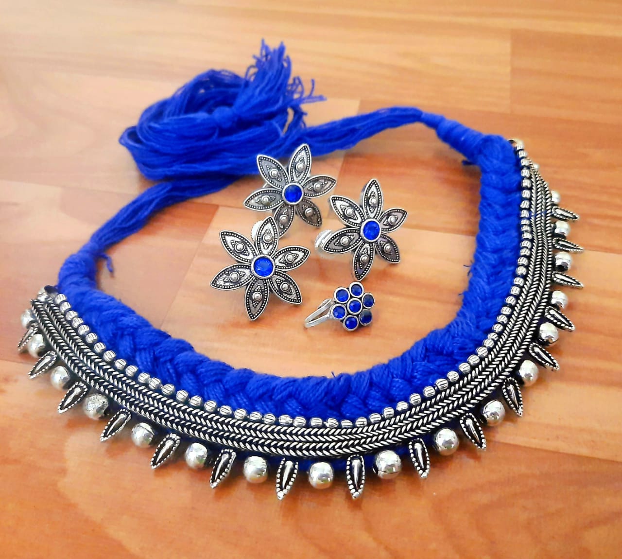 Royal Blue Thread Silver Jewelry Set with Gemstone Flowers