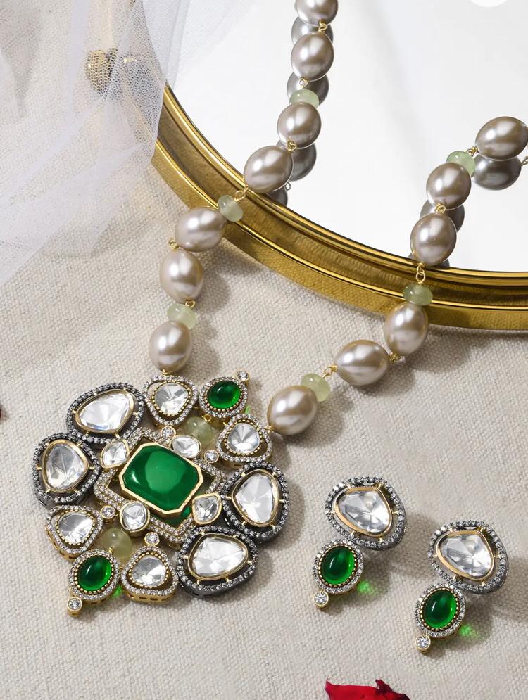 Emerald Diamond Pearl Jewelry Set with Earrings